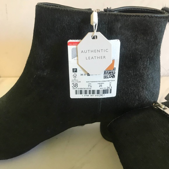 NWT Zara Faux Fur Booties Size 7.5 - Picture 3 of 7